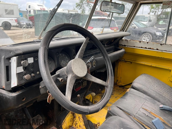 1977 Land Rover Defender с VIN 93000865, выставлен на аукционе Copart как лот 60679895 с пробегом 28 339 миль миль и Чистый • Clean title. История ставок и продаж доступна на DreamBid. Изображение 9.