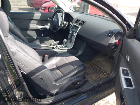 2011 Volvo C30 with VIN YV1672MK4B2198306, listed as a IAAI auction lot 41980156 with 205,771 mi miles. Bid and sale history available at carsss.com. Image 5.