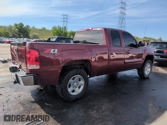 2013 GMC Sierra 1500 SLT z VIN 1GTR2WE70DZ280479, wystawiony jako Copart lot #58602555 z przebiegiem 140 849 mil mil oraz Szkoda całkowita • Salvage title. Historia ofert i sprzedaży dostępna na DreamBid. Obrazek 3.