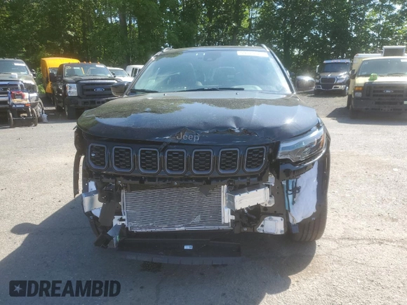 2025 Jeep Compass Limited z VIN 3C4NJDCN8ST517974, wystawiony jako Copart lot #59376325 z przebiegiem 1 606 mil mil oraz Szkoda całkowita • Salvage title. Historia ofert i sprzedaży dostępna na DreamBid. Obrazek 5.