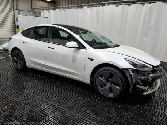 2022 Tesla Model 3 with VIN 5YJ3E1EA6NF370092, listed as a Copart auction lot 54396245 with 98,048 mi miles and Clean Title. Bid and sale history available at DreamBid. Image 4.