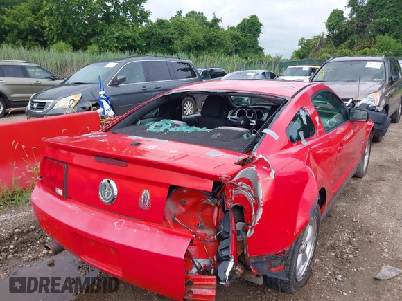 2007 Ford Mustang Deluxe with VIN 1ZVFT80N875206771, listed as a IAAI auction lot 42672678 with 163,045 mi miles and . Bid and sale history available at DreamBid. Image 6.