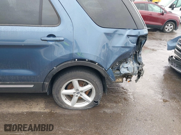 2018 Ford Explorer XLT z VIN 1FM5K7D82JGC48134, wystawiony jako IAAI lot #42202052 z przebiegiem 195 533 mil mil oraz . Historia ofert i sprzedaży dostępna na DreamBid. Obrazek 6.