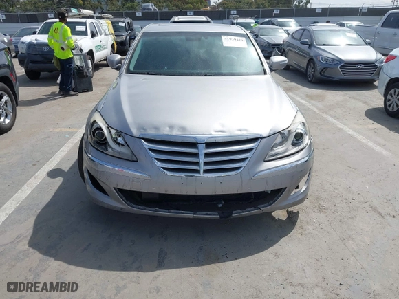 2012 Hyundai Genesis 5.0L with VIN KMHGC4DH4CU185501, listed as a IAAI auction lot 41939420 with 146,409 mi miles. Bid and sale history available at carsss.com. Image 6.