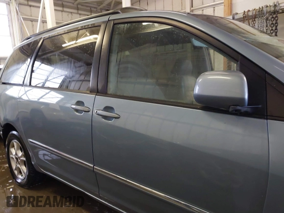 2006 Toyota Sienna XLE with VIN 5TDZA22C86S503370, listed as a IAAI auction lot 41560793 with 1 mi miles. Bid and sale history available at carsss.com. Image 13.