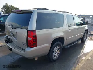 2008 Chevrolet Suburban LTZ with VIN 1GNFC16078J191766, listed as a IAAI auction lot 40743246 with 210,713 mi miles. Bid and sale history available at carsss.com. Image 4.