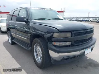 2005 Chevrolet Tahoe Z71 with VIN 1GNEC13T35R243319, listed as a IAAI auction lot 42021248 with 301,747 mi miles. Bid and sale history available at carsss.com. Image 1.