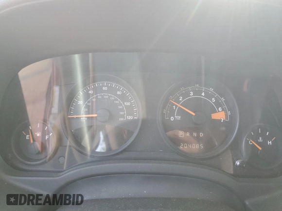 2015 Jeep Patriot Latitude with VIN 1C4NJRFB5FD417017, listed as a Copart auction lot 59879435 with 204,085 mi miles and Clean title. Bid and sale history available at DreamBid. Image 9.