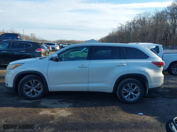 2015 Toyota Highlander LE with VIN 5TDBKRFH7FS194276, listed as a IAAI auction lot 41617493 with 134,342 mi miles. Bid and sale history available at carsss.com. Image 14.