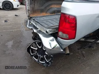 2017 Ram 2500 Tradesman z VIN 3C6UR5CL3HG529578, wystawiony jako IAAI lot #41992645 z przebiegiem 144 117 mil mil oraz . Historia ofert i sprzedaży dostępna na DreamBid. Obrazek 17.