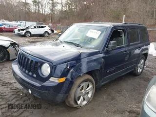 2013 Jeep Patriot Latitude z VIN 1C4NJRFB6DD190241, wystawiony jako IAAI lot #41672362 z przebiegiem 125 367 mil mil oraz . Historia ofert i sprzedaży dostępna na DreamBid. Obrazek 2.