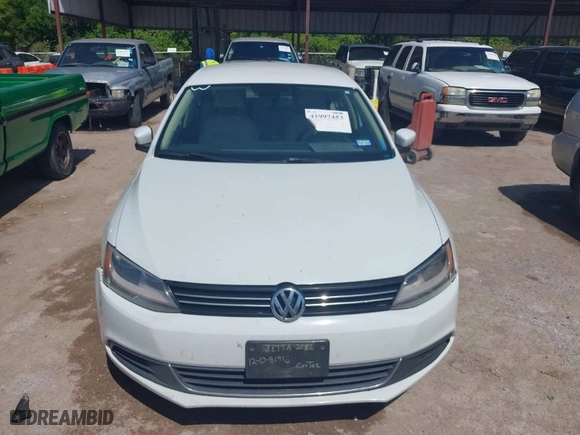2014 Volkswagen Jetta Sedan SE with VIN 3VWD07AJ2EM310654, listed as a IAAI auction lot 41997453 with 126,801 mi miles. Bid and sale history available at carsss.com. Image 6.