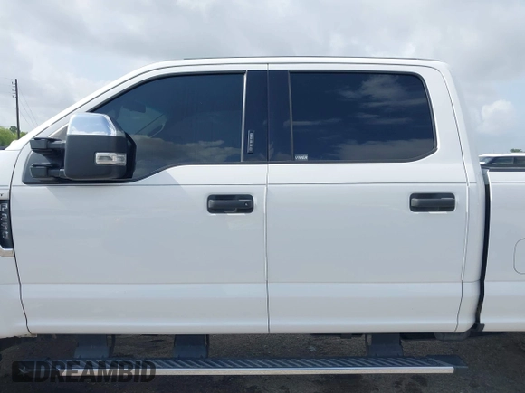 2017 Ford F-250 Lariat z VIN 1FT7W2B68HEC85264, wystawiony jako IAAI lot #42493873 z przebiegiem 185 868 mil mil oraz . Historia ofert i sprzedaży dostępna na DreamBid. Obrazek 14.