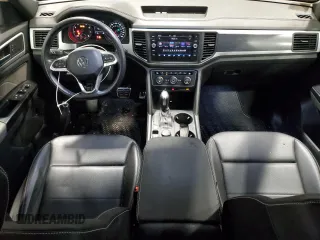 2021 Volkswagen Atlas SE with VIN 1V2RE2CA3MC202973, listed as a Copart auction lot 83294514 with 21,508 mi miles and Salvage title. Bid and sale history available at DreamBid. Image 8.