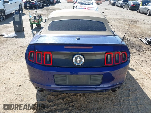 2014 Ford Mustang V6 z VIN 1ZVBP8EM5E5315477, wystawiony jako IAAI lot #42222514 z przebiegiem 215 618 mil mil oraz . Historia ofert i sprzedaży dostępna na DreamBid. Obrazek 16.