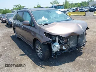 2019 Toyota Sienna XLE Auto Access Seat with VIN 5TDYZ3DC8KS008426, listed as a IAAI auction lot 42467734 with 95,014 mi miles and . Bid and sale history available at DreamBid. Image 1.