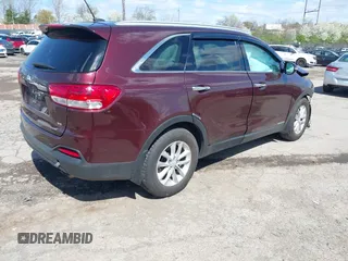 2017 Kia Sorento LX with VIN 5XYPGDA53HG224624, listed as a IAAI auction lot 41976003 with Not Provided miles and . Bid and sale history available at carsss.com. Image 4.