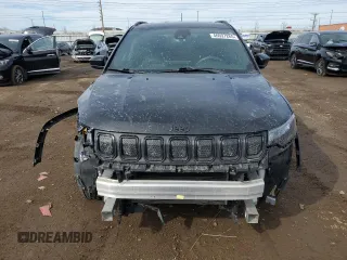2022 Jeep Compass Altitude with VIN 3C4NJDBB7NT194299, listed as a Copart auction lot 46697265 with 21,809 mi miles and Salvage Title. Bid and sale history available at carsss.com. Image 5.