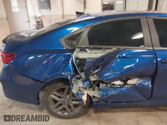 2021 Kia Forte GT-Line z VIN 3KPF34AD2ME330827, wystawiony jako IAAI lot #41967454 z przebiegiem 80 641 mil mil oraz . Historia ofert i sprzedaży dostępna na DreamBid. Obrazek 6.