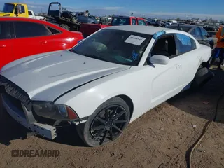 2013 Dodge Charger SE z VIN 2C3CDXBG3DH729863, wystawiony jako IAAI lot #41688941 z przebiegiem 173 230 mil mil oraz . Historia ofert i sprzedaży dostępna na DreamBid. Obrazek 2.