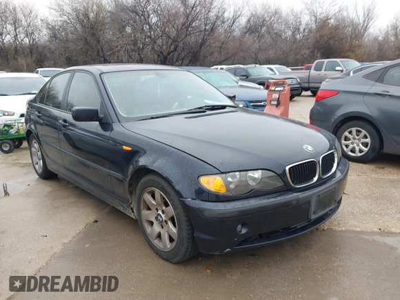 2005 BMW 3 Series 325i with VIN WBAEV33445KW16557, listed as a IAAI auction lot 41563840 with 228,001 mi miles. Bid and sale history available at carsss.com. Image 1.