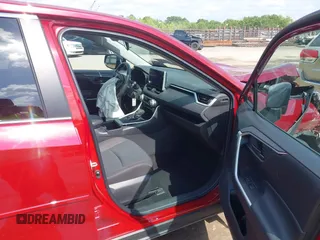 2023 Toyota RAV4 LE z VIN 2T3F1RFVXPW343189, wystawiony jako IAAI lot #42253204 z przebiegiem 23 632 mil mil oraz . Historia ofert i sprzedaży dostępna na DreamBid. Obrazek 5.