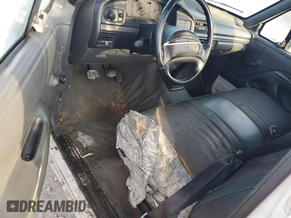 1993 Ford F-250 with VIN 1FTEF25Y6PNA82649, listed as a Copart auction lot 45395875 with 243,272 mi miles and Salvage Title. Bid and sale history available at carsss.com. Image 8.