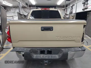 2017 Toyota Tundra SR5 z VIN 5TFRY5F18HX222592, wystawiony jako IAAI lot #42213820 z przebiegiem 204 876 mil mil oraz . Historia ofert i sprzedaży dostępna na DreamBid. Obrazek 16.