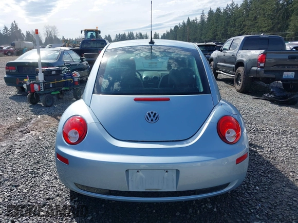 2010 Volkswagen Beetle with VIN 3VWRG3AG4AM016018, listed as a IAAI auction lot 41873044 with 33,263 mi miles and . Bid and sale history available at DreamBid. Image 16.