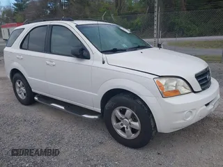 2008 Kia Sorento LX z VIN KNDJC735085785971, wystawiony jako IAAI lot #42092094 z przebiegiem 97 823 mil mil oraz . Historia ofert i sprzedaży dostępna na DreamBid. Obrazek 1.