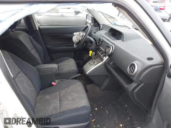 2015 Scion xB with VIN JTLZE4FE3FJ075012, listed as a IAAI auction lot 41902180 with 88,104 mi miles. Bid and sale history available at carsss.com. Image 5.
