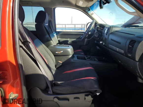 2011 Chevrolet Silverado 1500 LT with VIN 3GCPKSE3XBG314650, listed as a Copart auction lot 46709735 with 171,259 mi miles and Salvage Title. Bid and sale history available at DreamBid. Image 7.