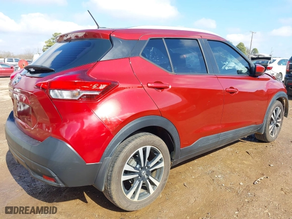 2018 Nissan Kicks SV with VIN 3N1CP5CU5JL517564, listed as a IAAI auction lot 41420021 with 79,472 mi miles. Bid and sale history available at carsss.com. Image 4.