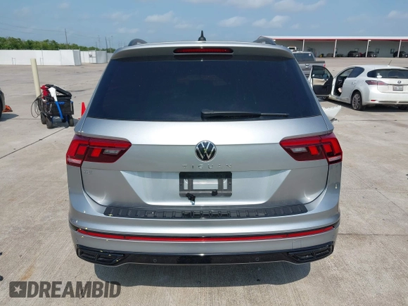 2023 Volkswagen Tiguan SE R-Line Black с VIN 3VVCB7AX5PM064412, выставлен на аукционе IAAI как лот 42279912 с пробегом 72 528 миль миль и . История ставок и продаж доступна на DreamBid. Изображение 16.