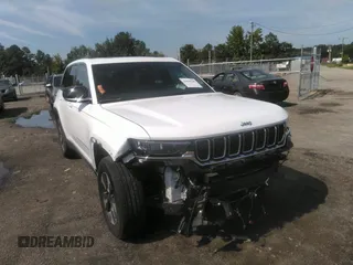 2024 Jeep Grand Cherokee z VIN 1C4RJYB60R8520976, wystawiony jako IAAI lot #42828740 z przebiegiem 33 845 mil mil oraz . Historia ofert i sprzedaży dostępna na DreamBid. Obrazek 6.