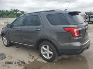 2018 Ford Explorer XLT z VIN 1FM5K7D87JGC32723, wystawiony jako Copart lot #51791465 z przebiegiem 121 053 mil mil oraz Szkoda całkowita • Salvage title. Historia ofert i sprzedaży dostępna na DreamBid. Obrazek 2.