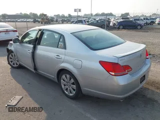 2006 Toyota Avalon XL with VIN 4T1BK36B86U078276, listed as a IAAI auction lot 40260442 with 136,502 mi miles. Bid and sale history available at carsss.com. Image 3.