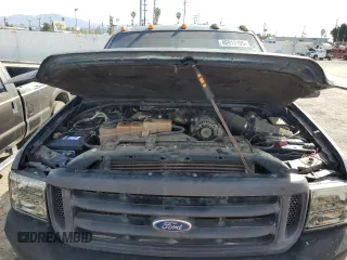 2000 Ford F-350 XL with VIN 1FTSW31FXYEB40549, listed as a Copart auction lot 46913195 with 227,408 mi miles and Salvage Title. Bid and sale history available at DreamBid. Image 7.