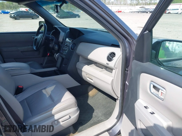 2014 Honda Pilot EX-L with VIN 5FNYF3H53EB003373, listed as a IAAI auction lot 41669568 with 182,452 mi miles. Bid and sale history available at carsss.com. Image 5.