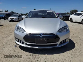 2014 Tesla Model S 60 z VIN 5YJSA1H14EFP36439, wystawiony jako Copart lot #65833035 z przebiegiem 66 090 mil mil oraz Czysty tytuł • Clean title. Historia ofert i sprzedaży dostępna na DreamBid. Obrazek 5.