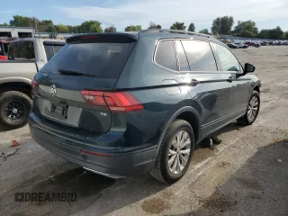 2018 Volkswagen Tiguan S z VIN 3VV1B7AX9JM043240, wystawiony jako Copart lot #72519764 z przebiegiem 129 138 mil mil oraz Szkoda całkowita • Salvage title. Historia ofert i sprzedaży dostępna na DreamBid. Obrazek 3.