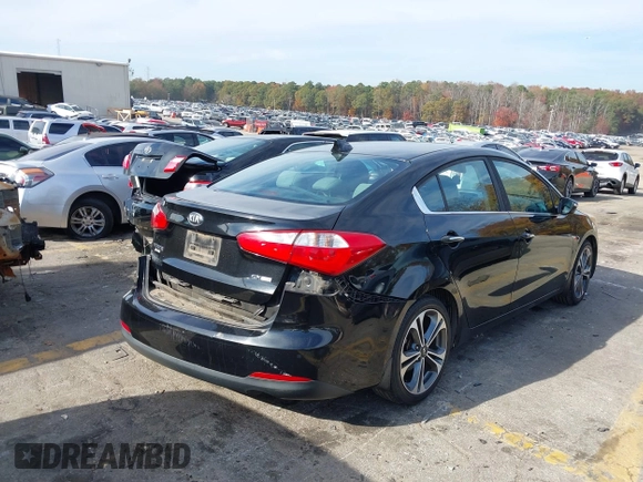 2016 Kia Forte EX z VIN KNAFX4A86G5528170, wystawiony jako IAAI lot #40976618 z przebiegiem 131 963 mil mil oraz . Historia ofert i sprzedaży dostępna na DreamBid. Obrazek 4.