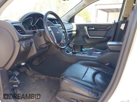2016 Chevrolet Traverse LT z VIN 1GNKRHKD8GJ339310, wystawiony jako IAAI lot #41851163 z przebiegiem 263 183 mil mil oraz . Historia ofert i sprzedaży dostępna na DreamBid. Obrazek 5.