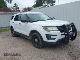 2016 Ford Police Interceptor Utility z VIN 1FM5K8AR7GGA08217, wystawiony jako IAAI lot #42180179 z przebiegiem 122 649 mil mil oraz . Historia ofert i sprzedaży dostępna na DreamBid. Obrazek 1.