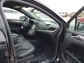 2017 Lincoln MKC Premiere with VIN 5LMCJ1C96HUL03694, listed as a IAAI auction lot 41639790 with 75,678 mi miles and . Bid and sale history available at DreamBid. Image 5.