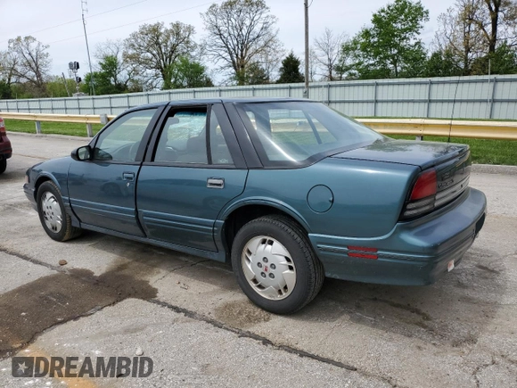 1997 Oldsmobile Cutlass Supreme S z VIN 1G3WH52MXVF317238, wystawiony jako Copart lot #53523905 z przebiegiem 135 925 mil mil oraz Szkody całkowita. Historia ofert i sprzedaży dostępna na DreamBid. Obrazek 2.
