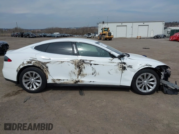 2016 Tesla Model S 70 kWh Battery with VIN 5YJSA1E15GF135841, listed as a IAAI auction lot 41846535 with 87,312 mi miles. Bid and sale history available at carsss.com. Image 14.