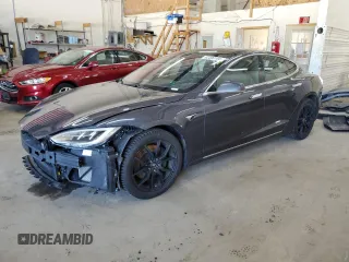 2018 Tesla Model S 75D с VIN 5YJSA1E28JF281649, выставлен на аукционе Copart как лот 62399185 с пробегом 93 792 миль миль и Списание • Salvage title. История ставок и продаж доступна на DreamBid. Изображение 1.