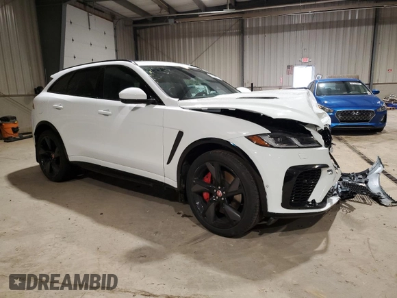 2022 Jaguar F-Pace SVR z VIN SADCZ2EE9NA692588, wystawiony jako Copart lot #52247135 z przebiegiem 52 957 mil mil oraz Szkoda całkowita • Salvage title. Historia ofert i sprzedaży dostępna na DreamBid. Obrazek 4.