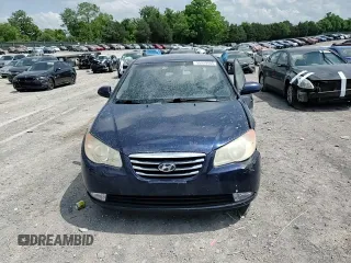2010 Hyundai Elantra GLS z VIN KMHDU4AD6AU940758, wystawiony jako Copart lot #55929485 z przebiegiem 117 907 mil mil oraz Czysty tytuł • Clean title. Historia ofert i sprzedaży dostępna na DreamBid. Obrazek 13.